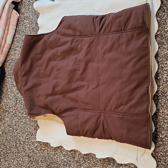 Ariat reversable vest - Picture 2 of 6